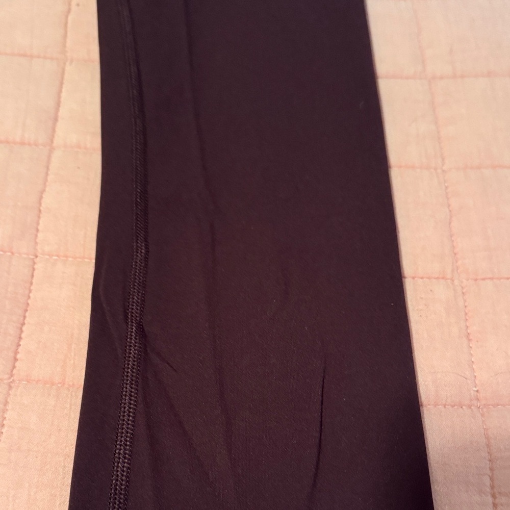 lululemon Burgandy/Wine Leggings size 4 21” EUC - Picture 7 of 10